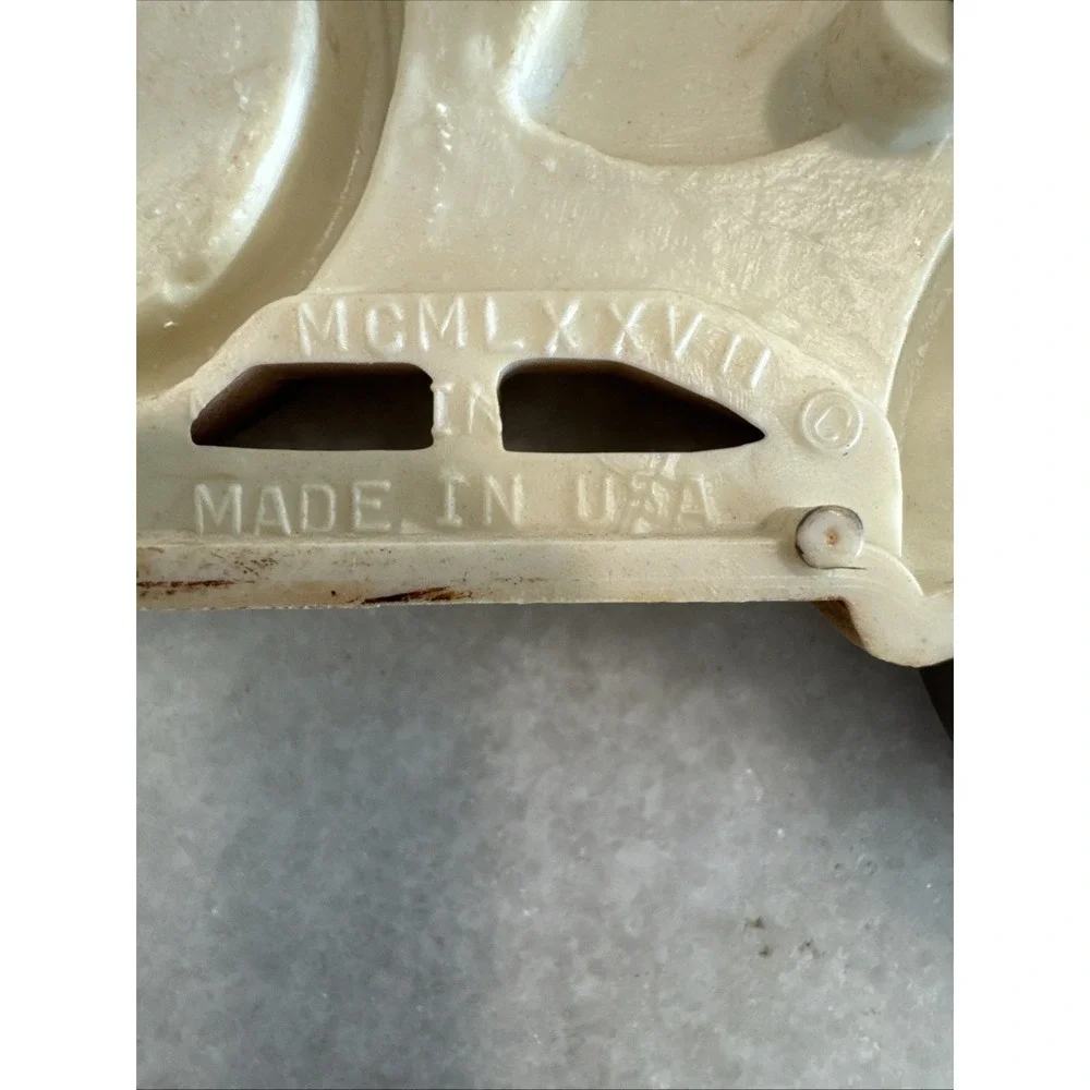 Vintage‎ 1977 Dart Industries Car Wall Hangings 7387 & 7388